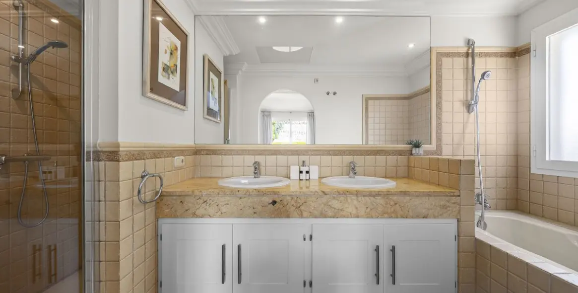 Venta de villa independiente en Benahavís 18