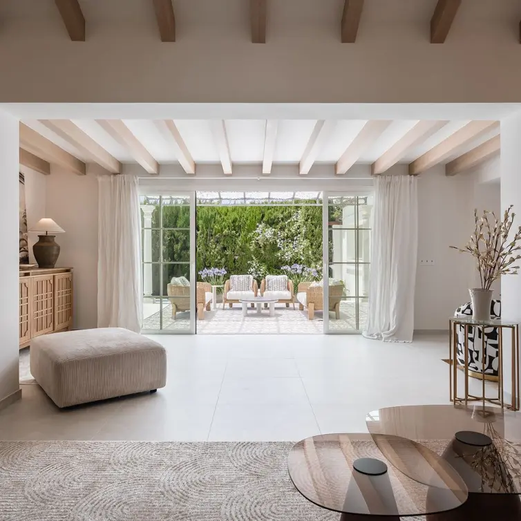 Sale of detached villa in Guadalmina Alta