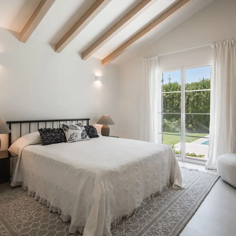 Sale of detached villa in Guadalmina Alta