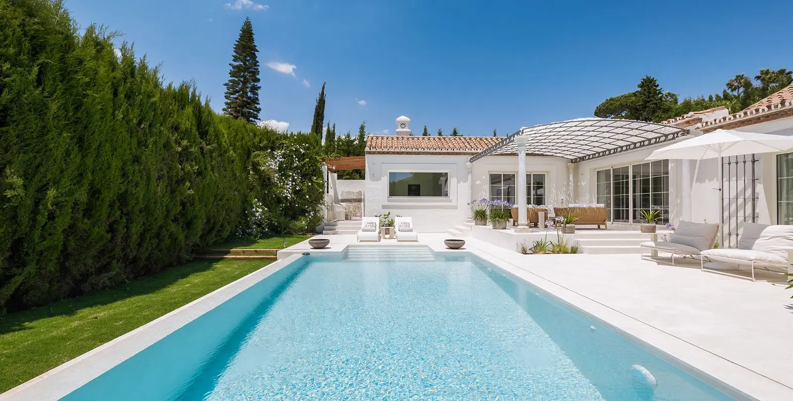 Sale of detached villa in Guadalmina Alta 9