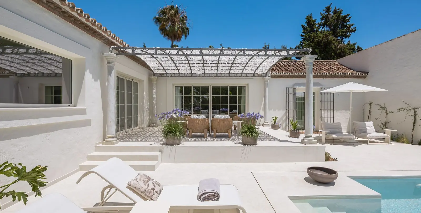 Sale of detached villa in Guadalmina Alta 19