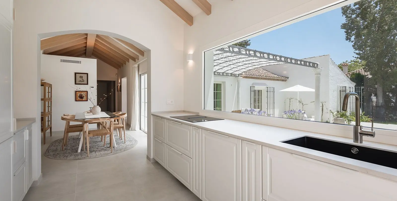 Sale of detached villa in Guadalmina Alta 26