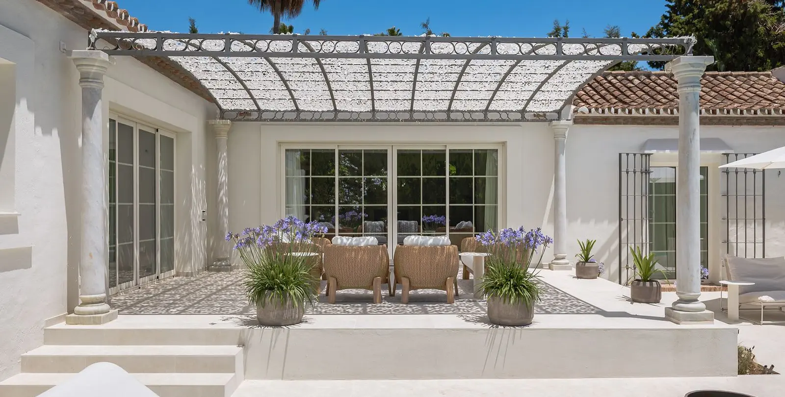 Sale of detached villa in Guadalmina Alta 27