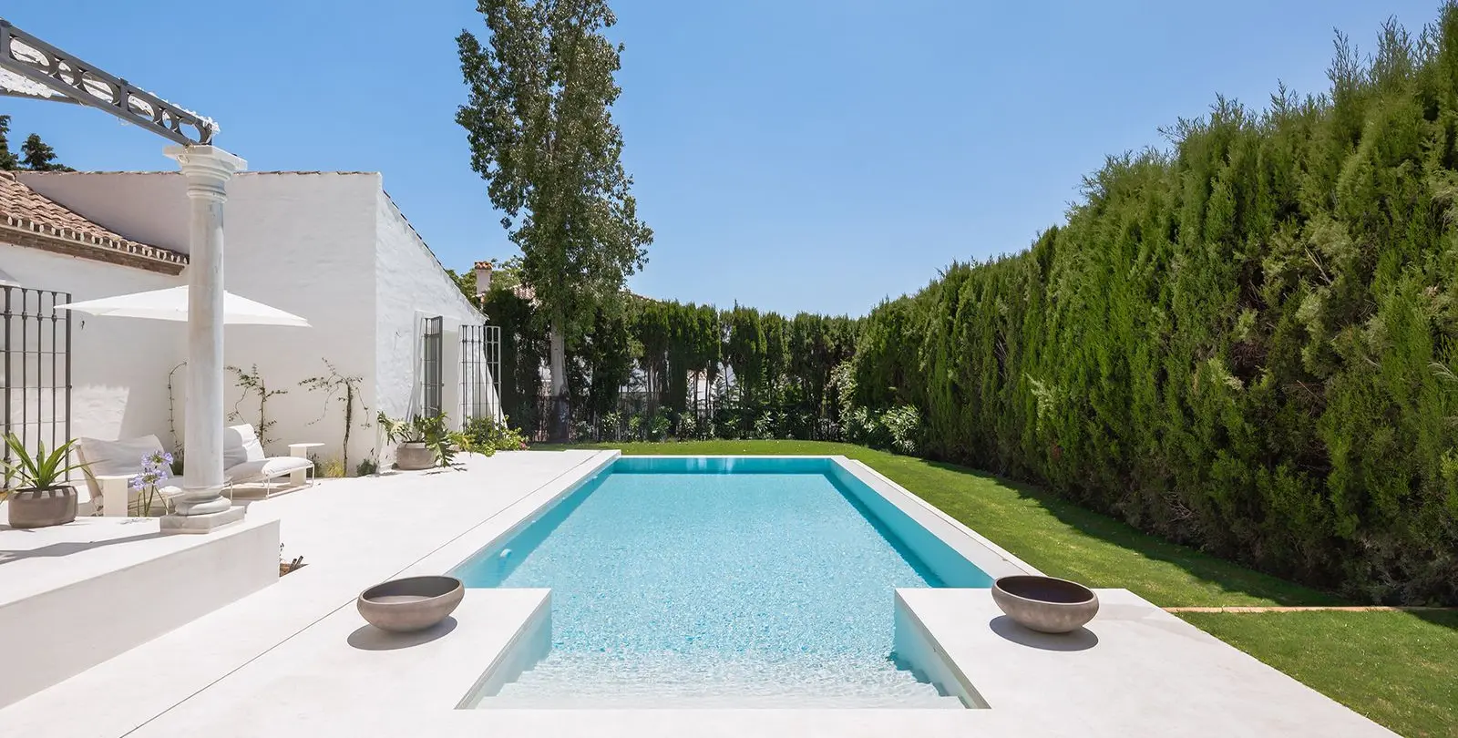 Sale of detached villa in Guadalmina Alta 32