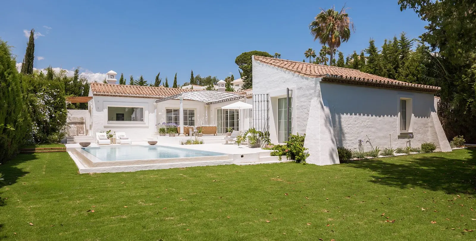 Sale of detached villa in Guadalmina Alta 34