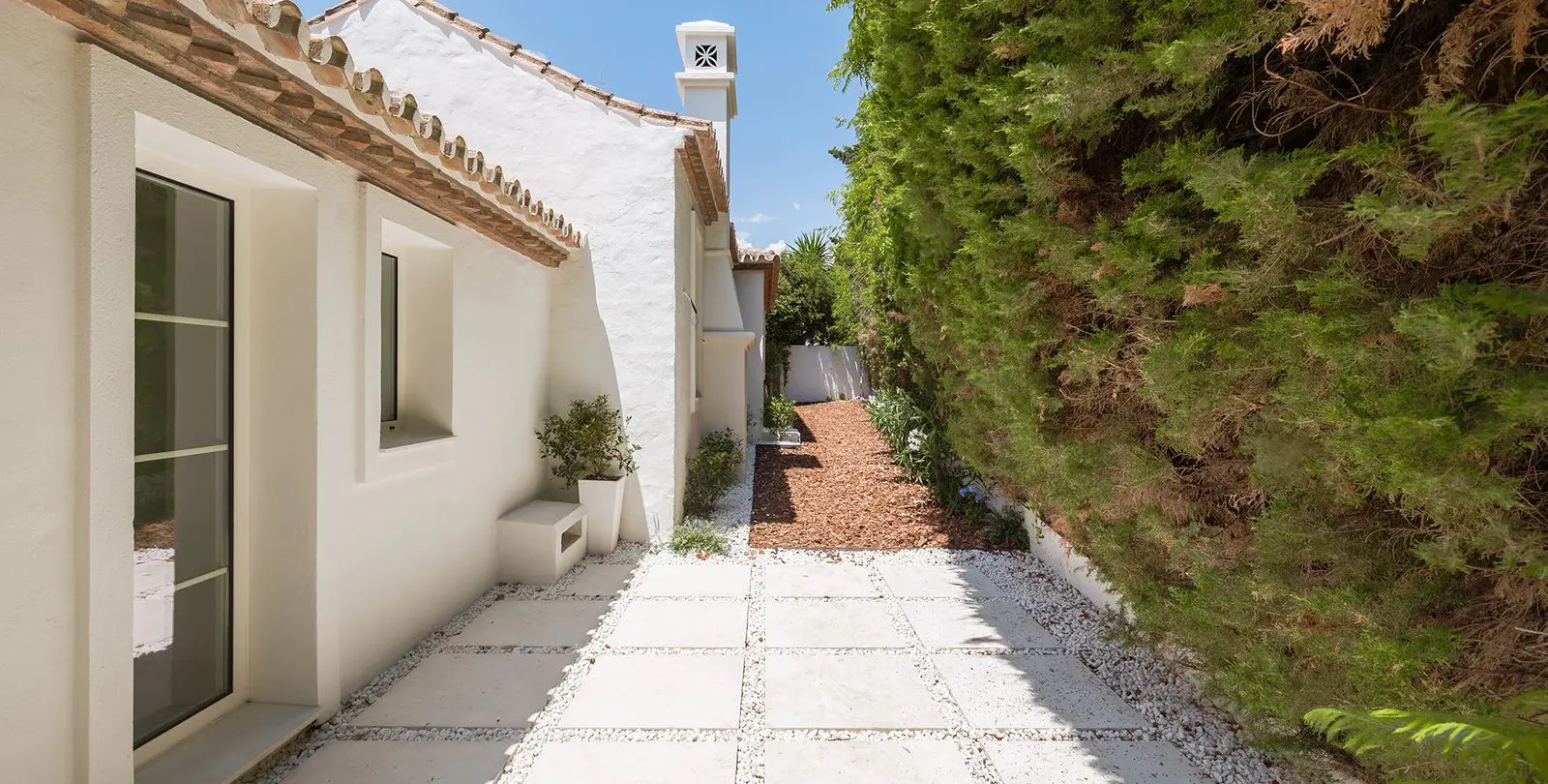 Sale of detached villa in Guadalmina Alta 37