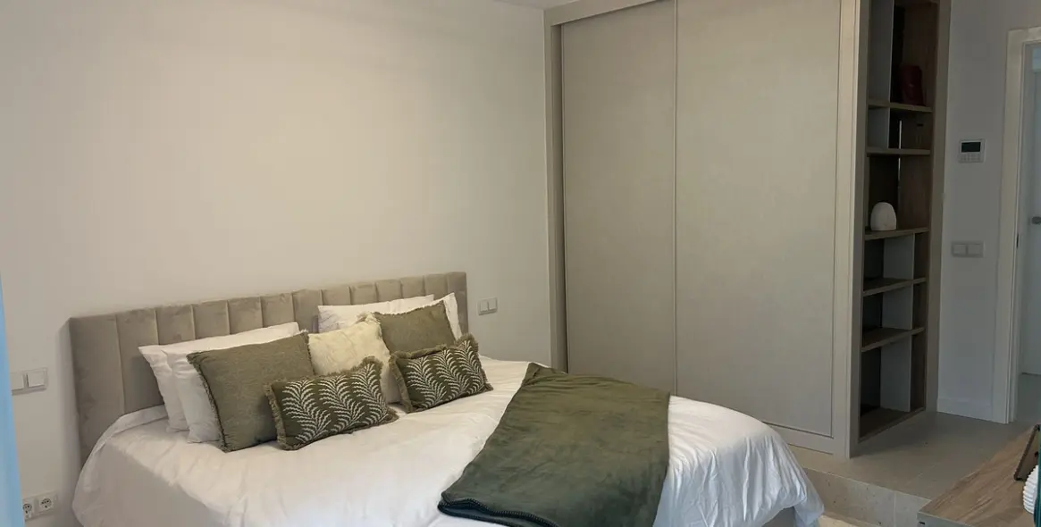 Venta de adosado en The Golden Mile 14