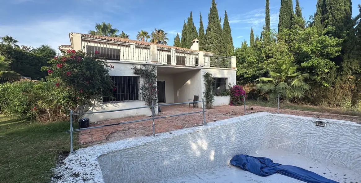 Venta de villa independiente en Nueva Andalucía 51