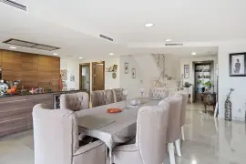 Image 4 thumb