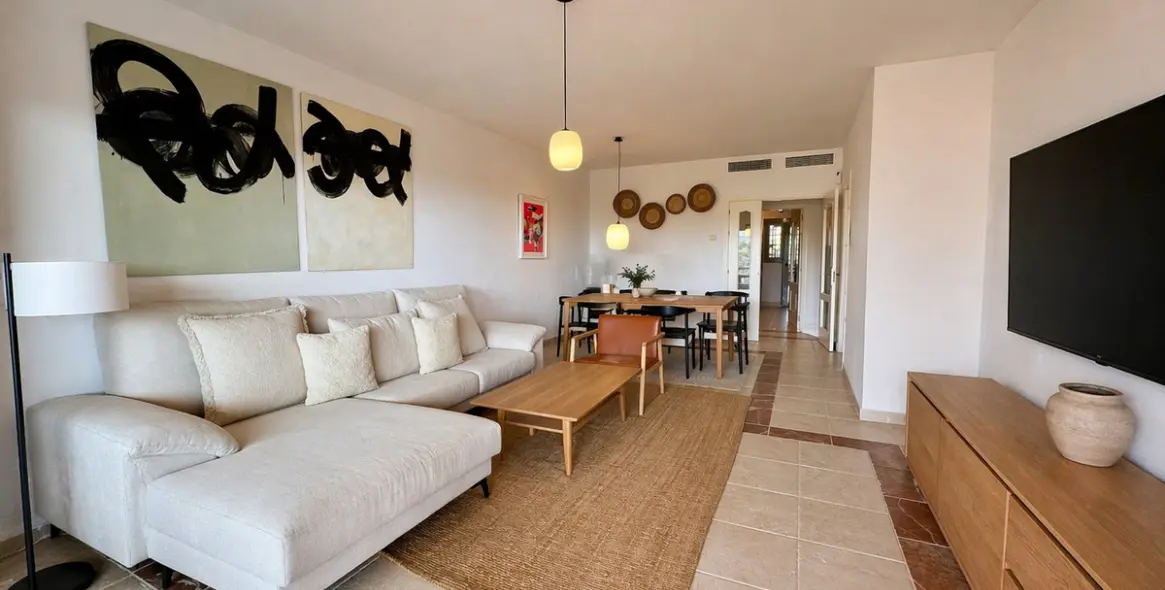 Alquiler a corto plazo de apartamento en planta media en Estepona 4