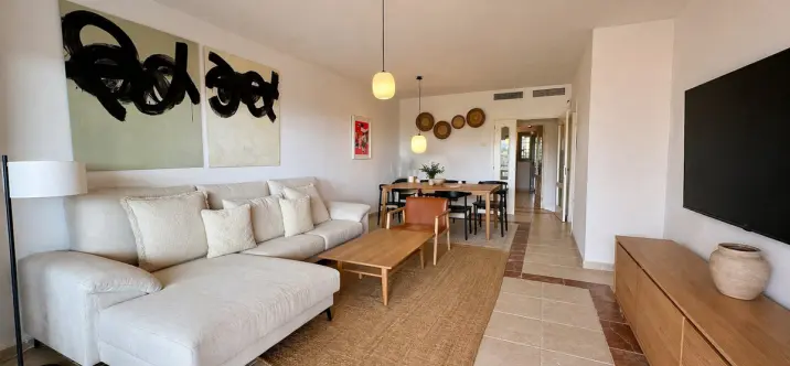 Alquiler a corto plazo de apartamento en planta media en Estepona 3