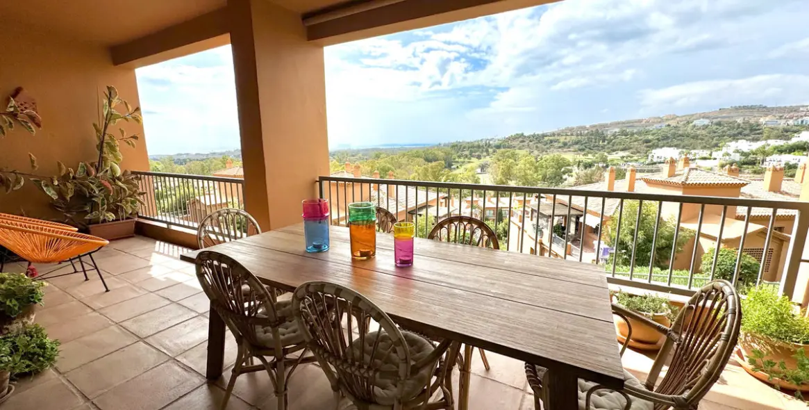 Alquiler a corto plazo de apartamento en planta media en Estepona 10