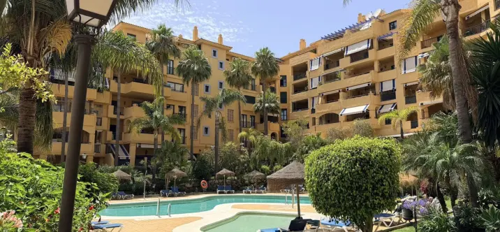 Долгосрочная аренда апартаментов на среднем этаже в San Pedro de Alcántara 2