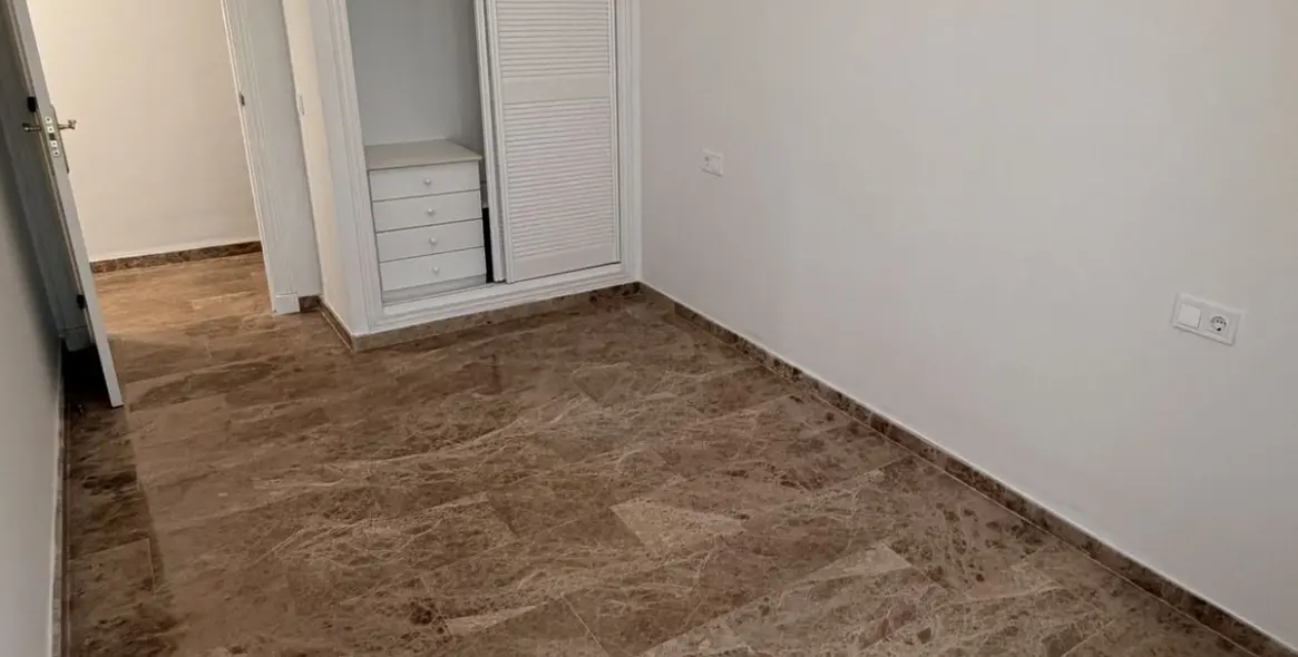 Долгосрочная аренда апартаментов на среднем этаже в San Pedro de Alcántara 18
