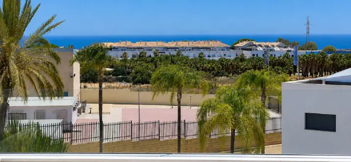 Long-term rent of middle floor apartment in Cancelada 0