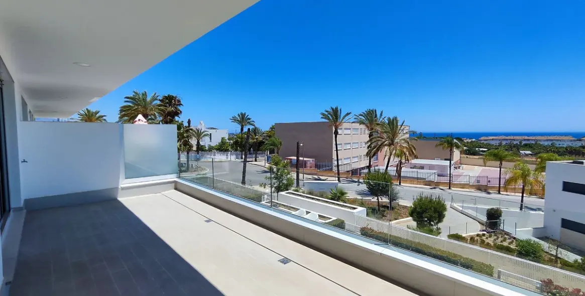 Alquiler a largo plazo de apartamento en planta media en Cancelada 3