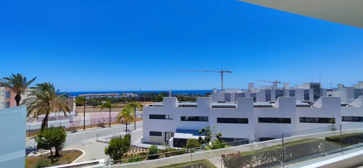 Long-term rent of middle floor apartment in Cancelada 3