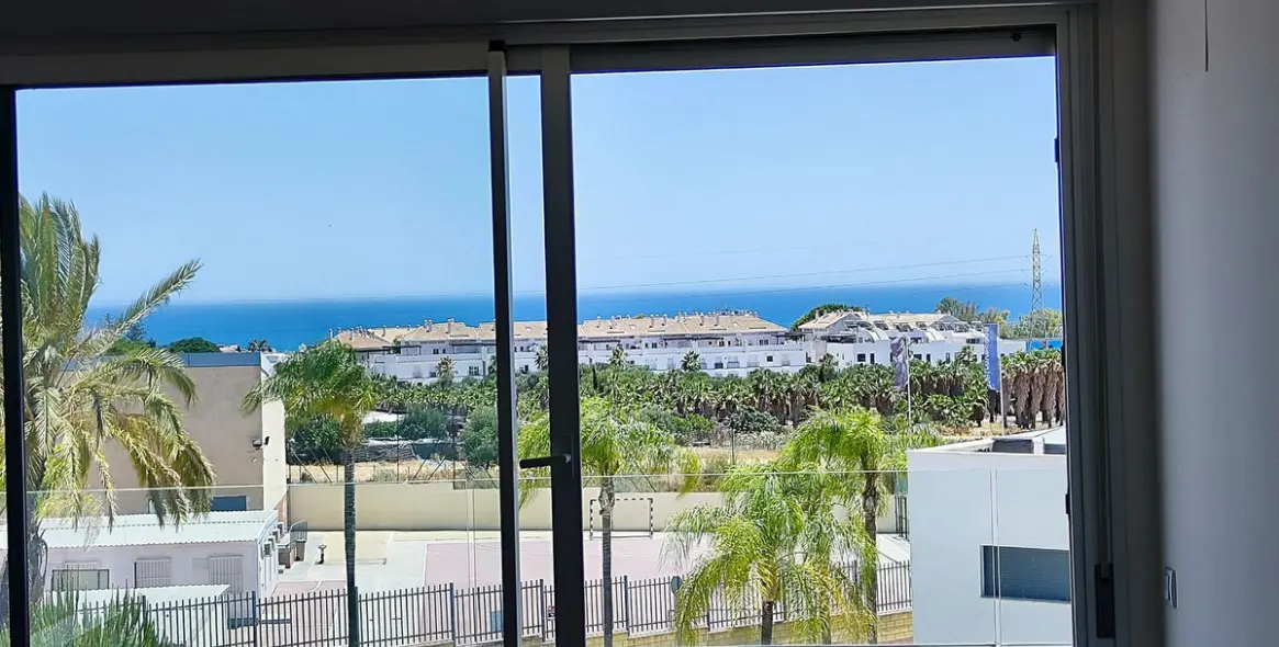 Alquiler a largo plazo de apartamento en planta media en Cancelada 7