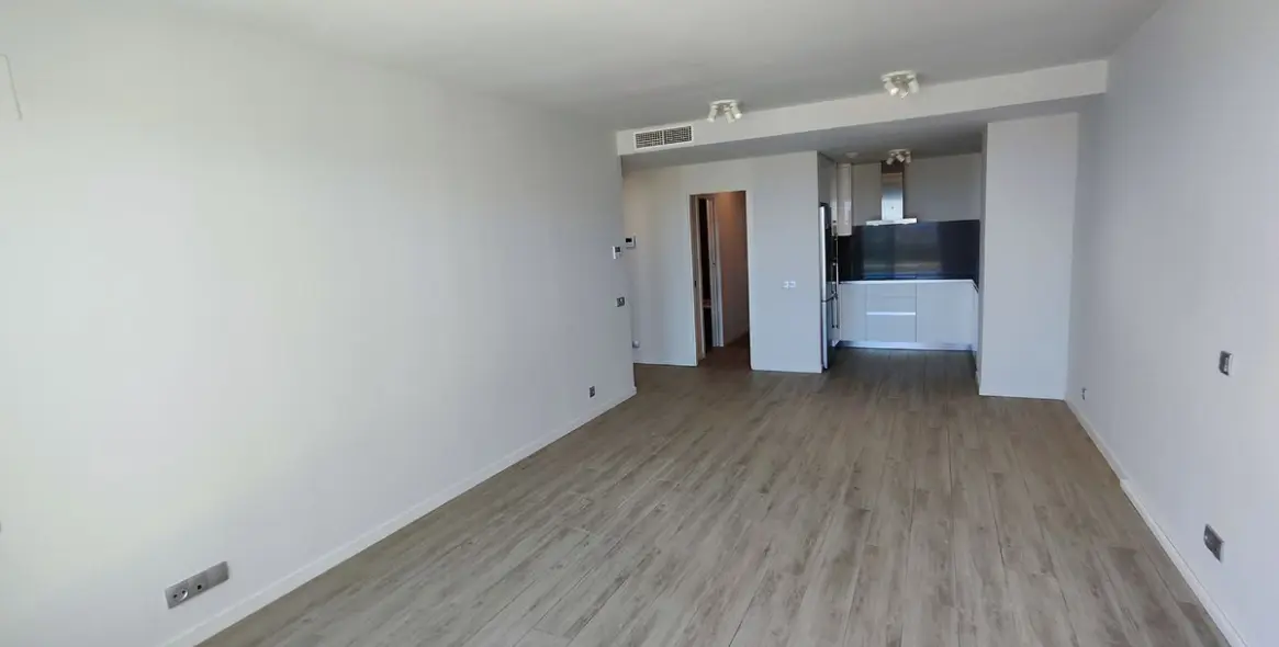 Alquiler a largo plazo de apartamento en planta media en Cancelada 10