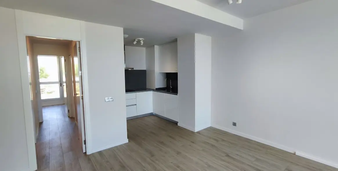 Alquiler a largo plazo de apartamento en planta media en Cancelada 12