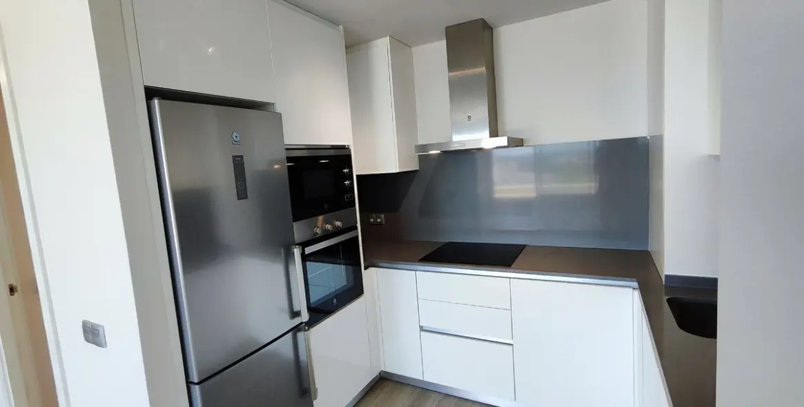 Alquiler a largo plazo de apartamento en planta media en Cancelada 13