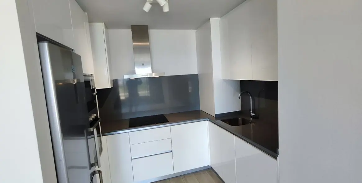 Alquiler a largo plazo de apartamento en planta media en Cancelada 14