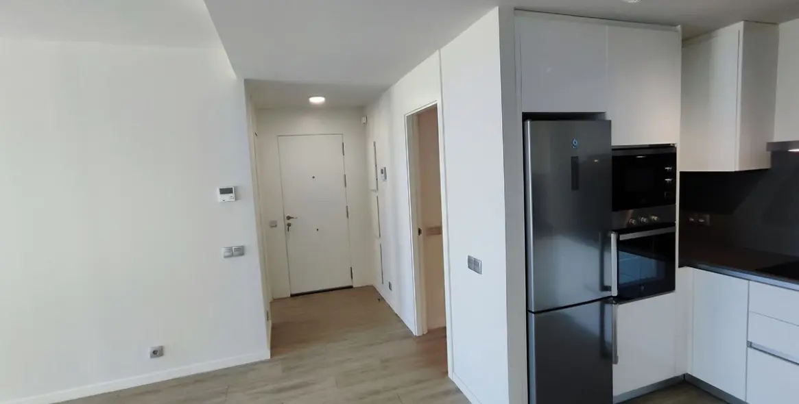 Alquiler a largo plazo de apartamento en planta media en Cancelada 16
