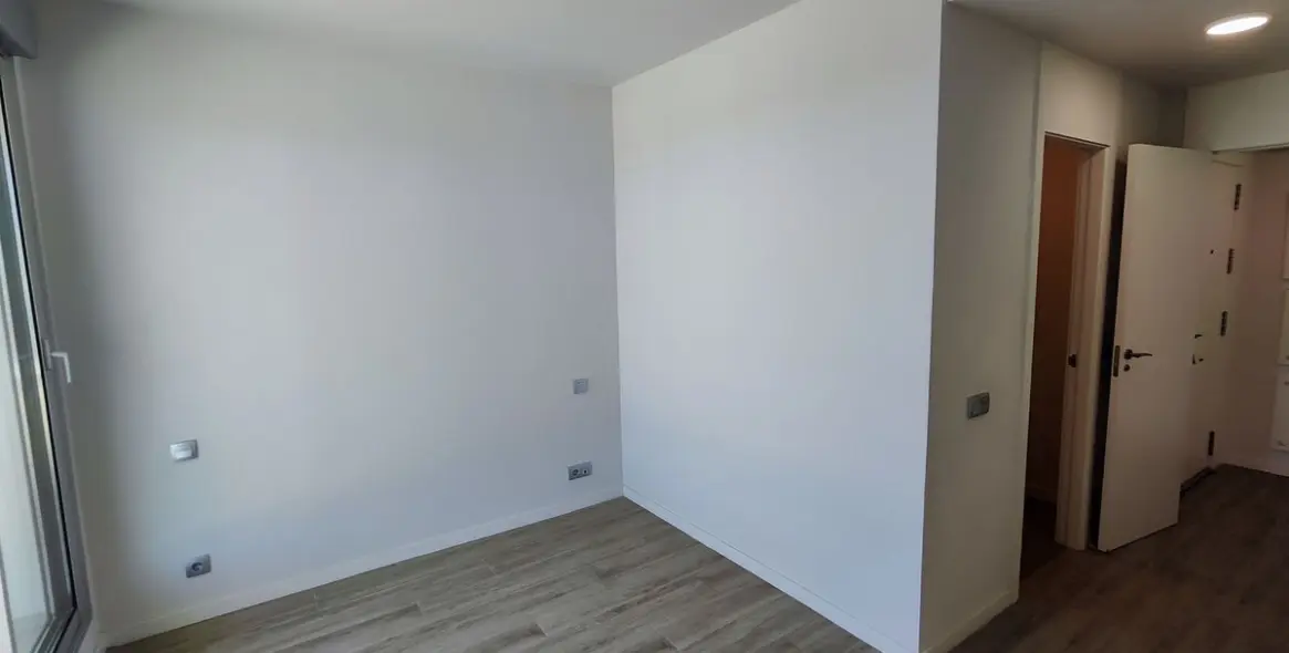 Alquiler a largo plazo de apartamento en planta media en Cancelada 22