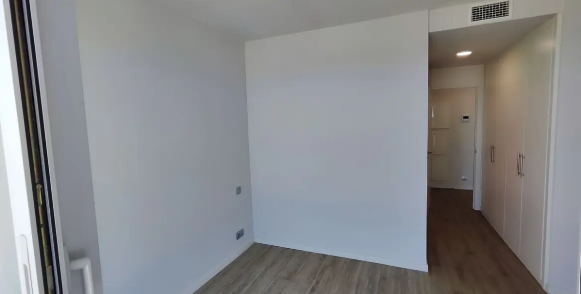 Alquiler a largo plazo de apartamento en planta media en Cancelada 25