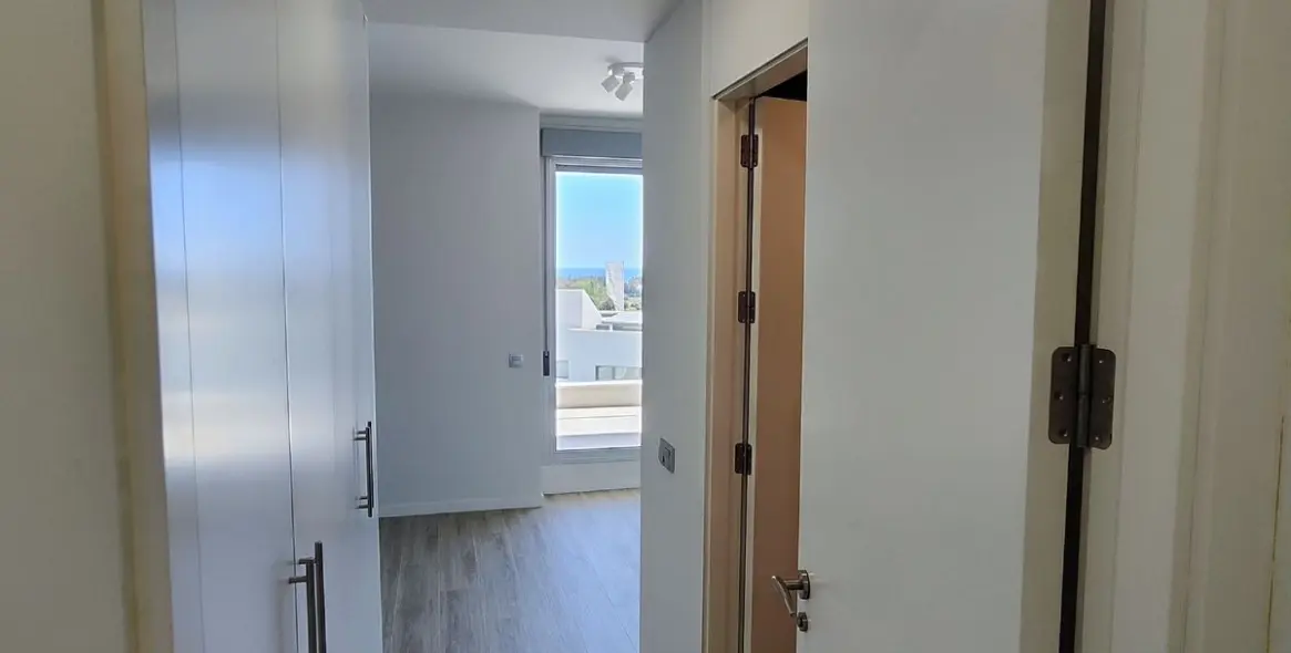 Alquiler a largo plazo de apartamento en planta media en Cancelada 26