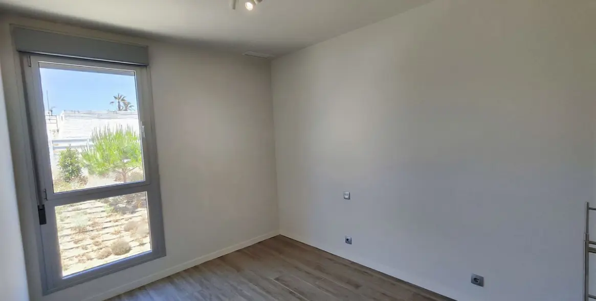 Alquiler a largo plazo de apartamento en planta media en Cancelada 32