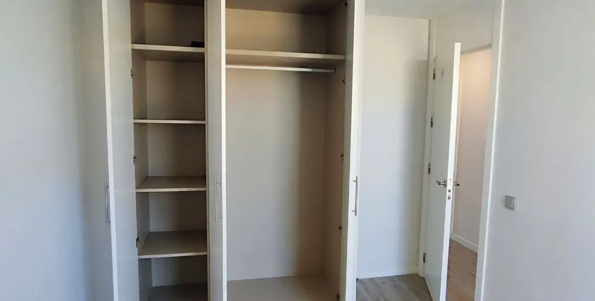 Alquiler a largo plazo de apartamento en planta media en Cancelada 40