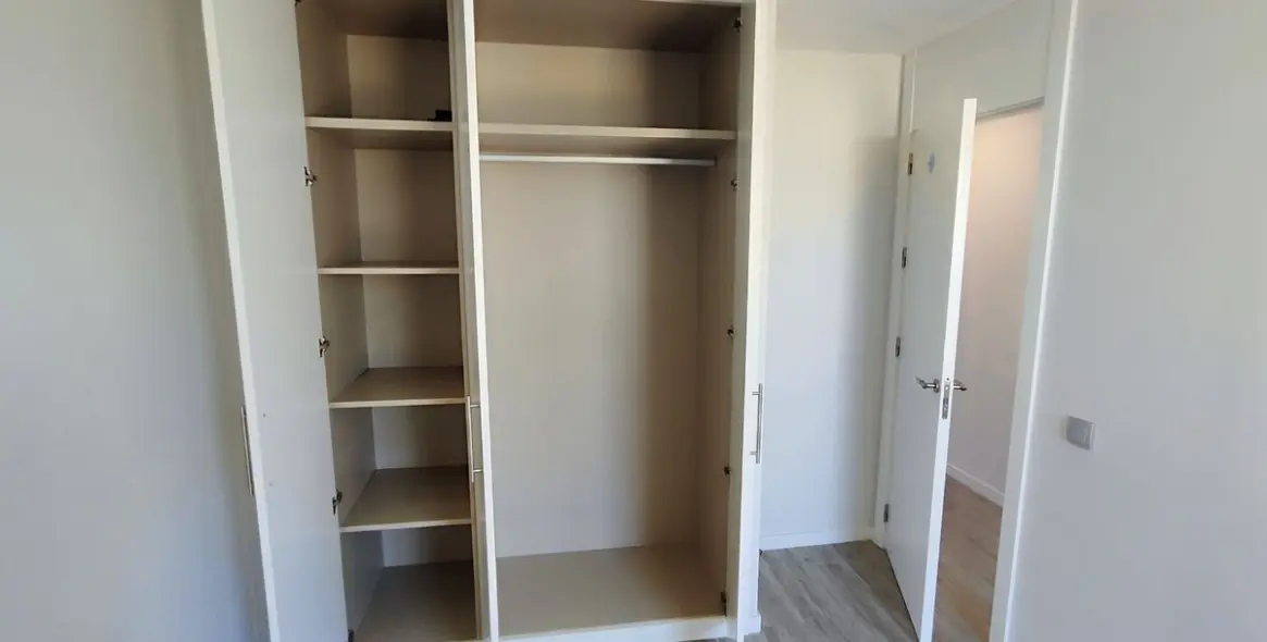 Alquiler a largo plazo de apartamento en planta media en Cancelada 42