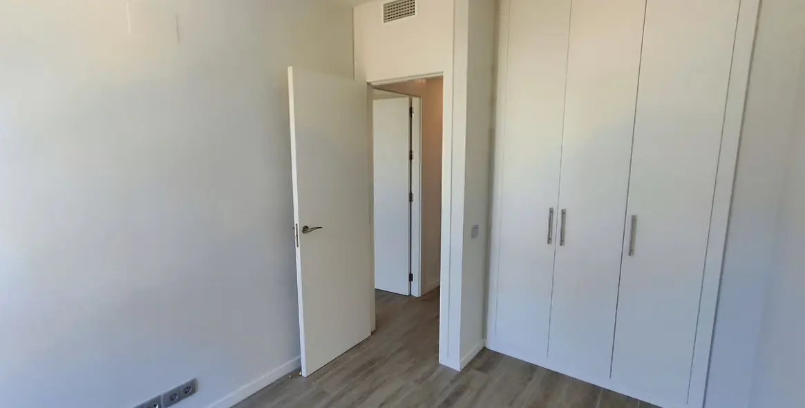 Alquiler a largo plazo de apartamento en planta media en Cancelada 56