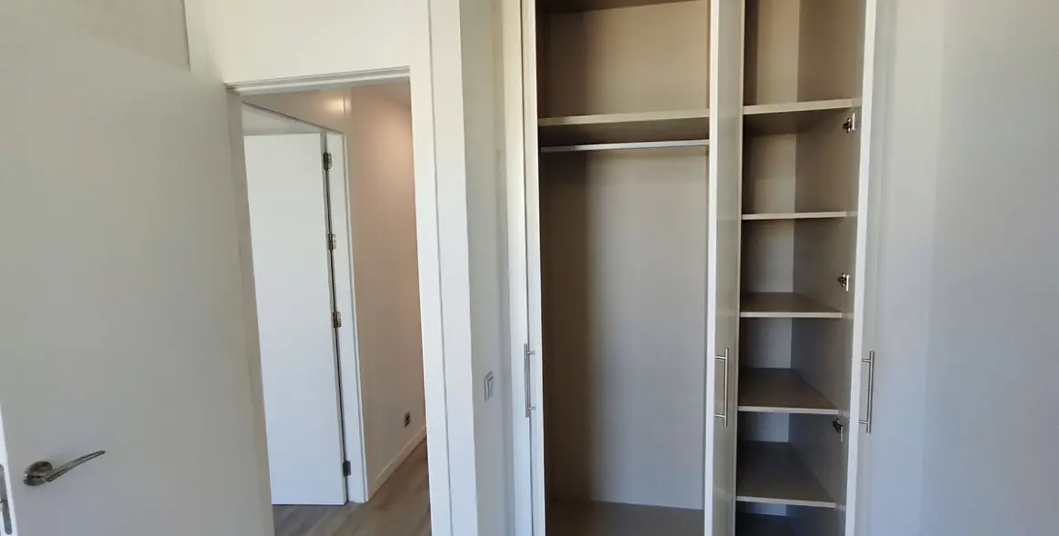 Alquiler a largo plazo de apartamento en planta media en Cancelada 57