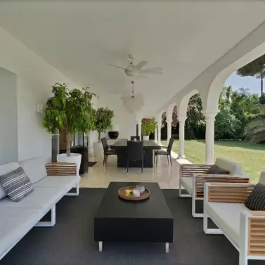Long-term rent of detached villa in Estepona