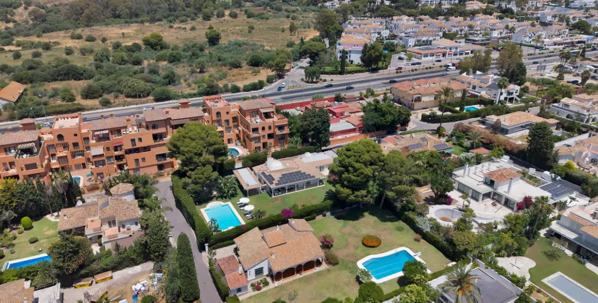 Долгосрочная аренда  отдельно стоящей виллы в Estepona 52