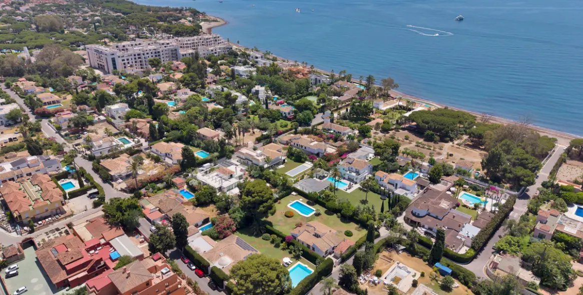 Долгосрочная аренда  отдельно стоящей виллы в Estepona 53