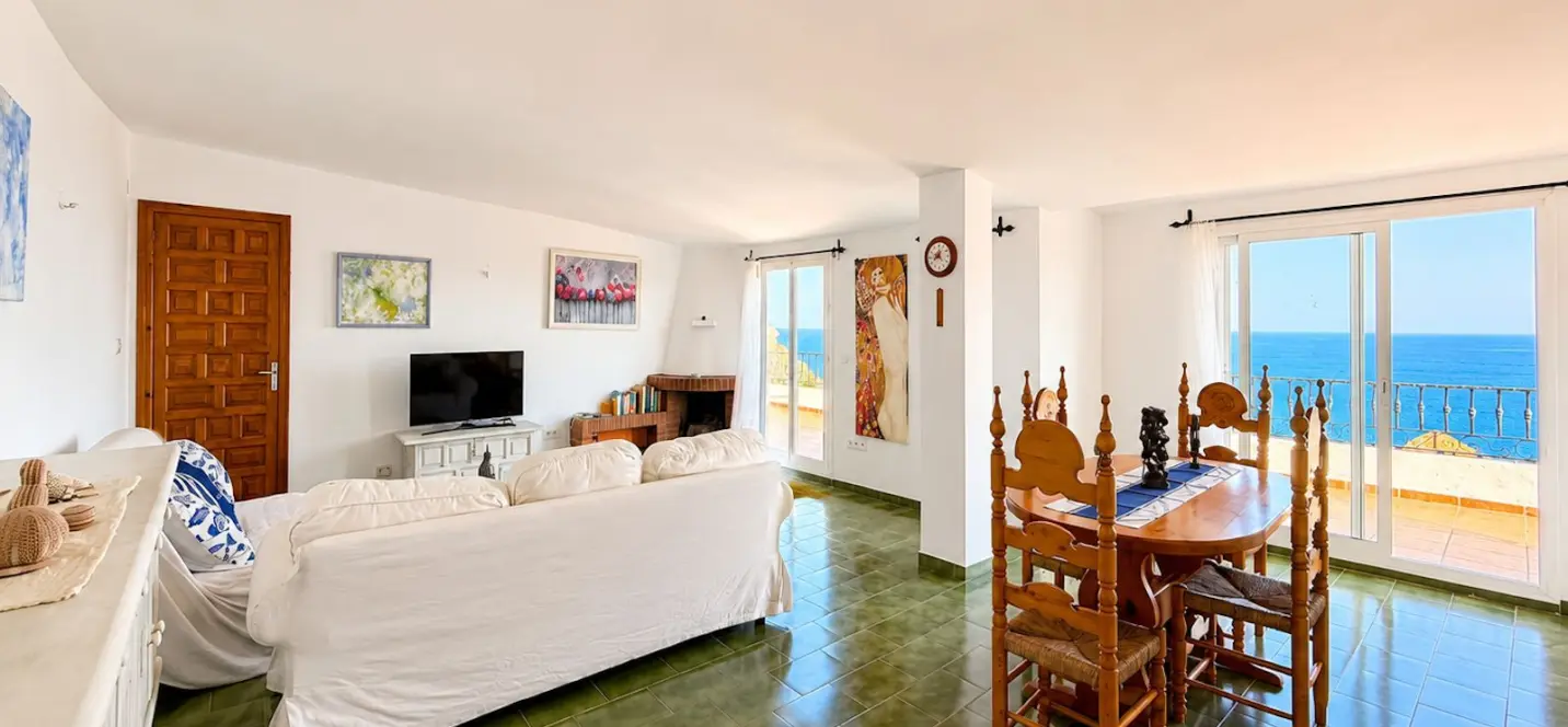 Sale of penthouse in Maro 4