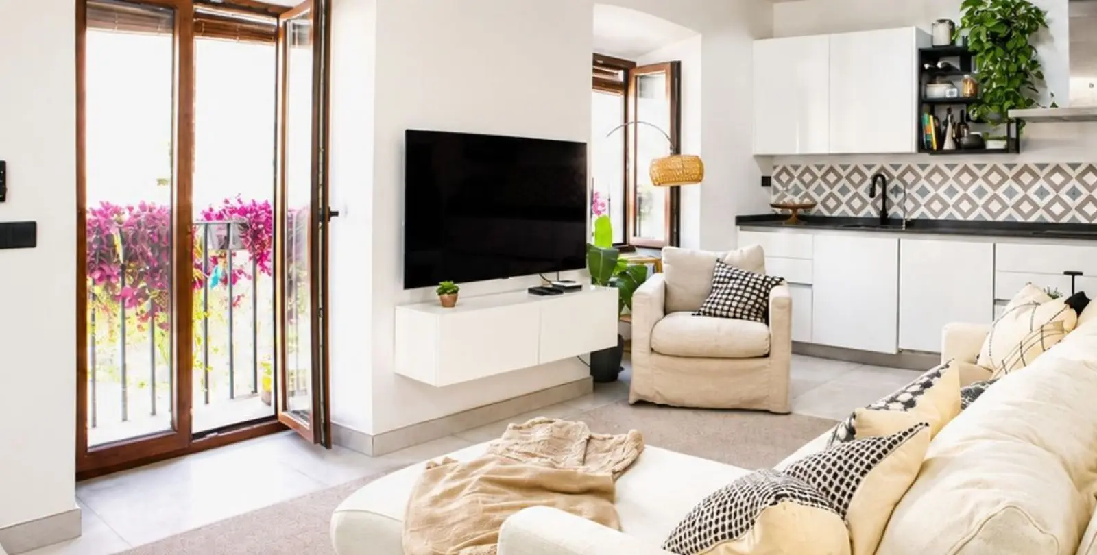 Sale of penthouse in Estepona 2