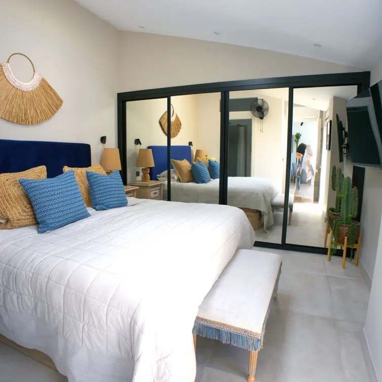Sale of penthouse in Estepona