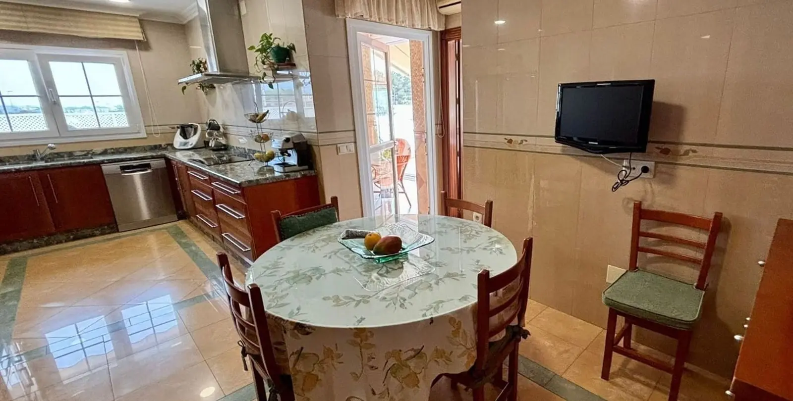 Продажа  отдельно стоящей виллы в Torre del Mar 15