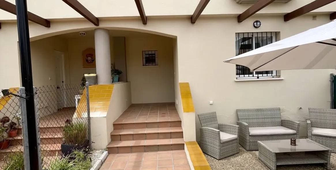 Sale of townhouse in La Duquesa 2