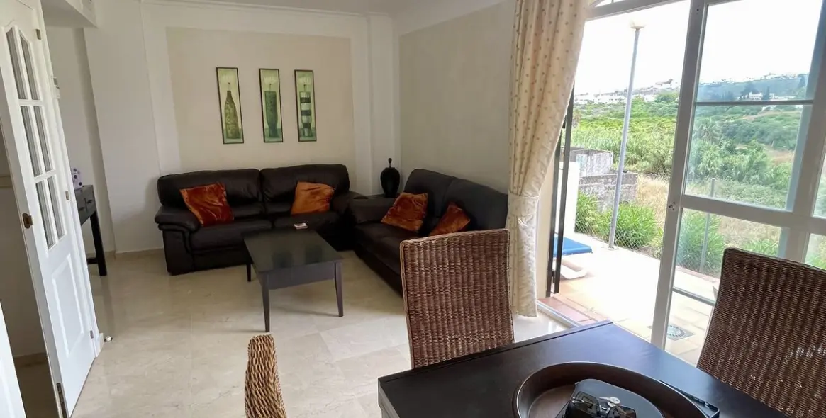Sale of townhouse in La Duquesa 5