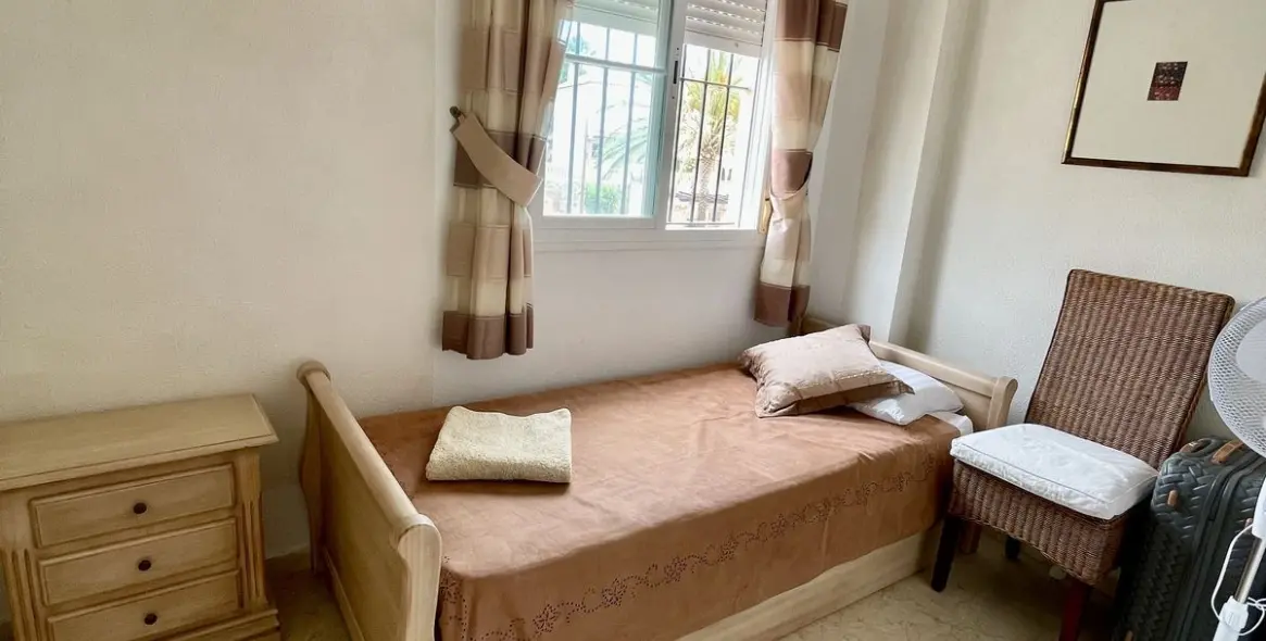 Sale of townhouse in La Duquesa 11