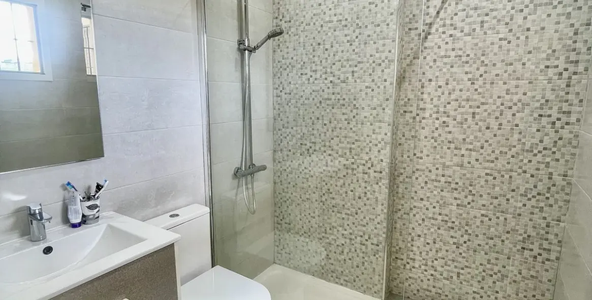 Sale of townhouse in La Duquesa 12