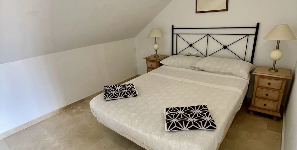 Sale of townhouse in La Duquesa 14