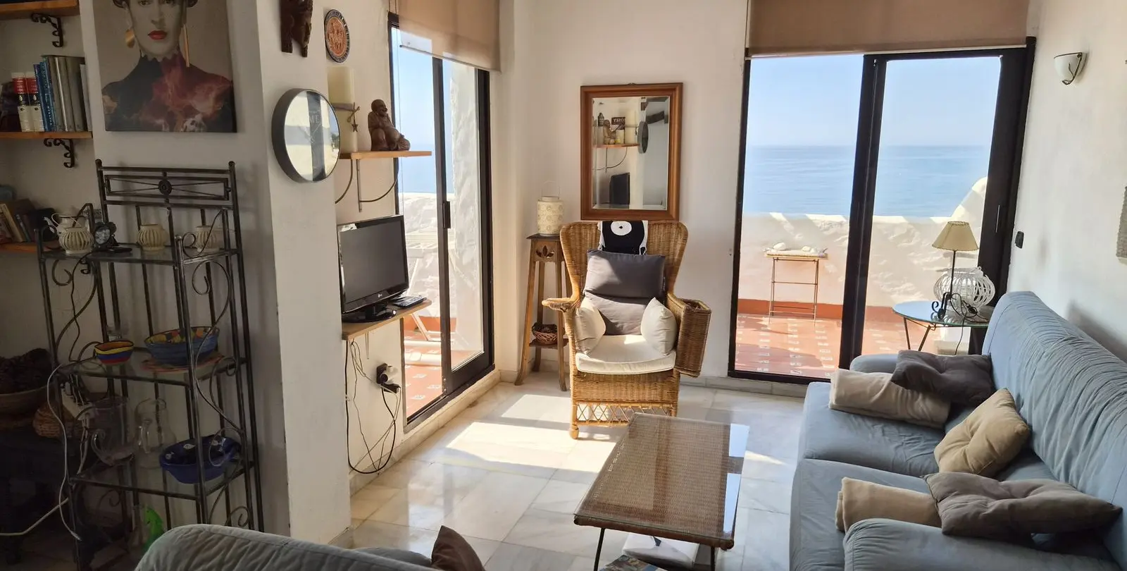 Venta de apartamento en planta media en Estepona 4
