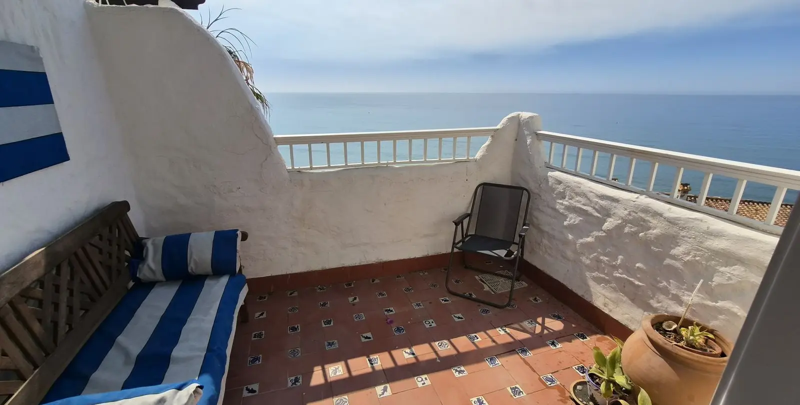 Venta de apartamento en planta media en Estepona 8