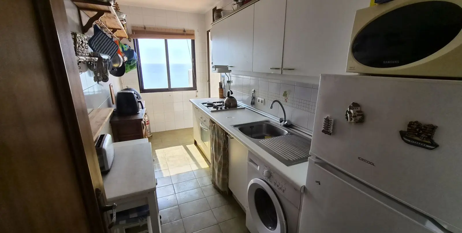 Venta de apartamento en planta media en Estepona 10